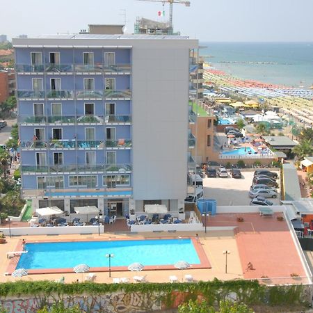 Hotel Majestic Песаро Екстериор снимка